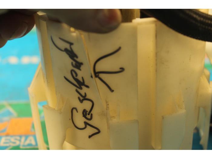 Brandstofpomp Elektrisch van een Opel Astra H Twin Top (L67) 2.0 16V Turbo 2008