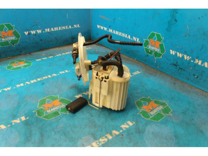 Brandstofpomp Elektrisch van een Opel Astra H Twin Top (L67) 2.0 16V Turbo 2008