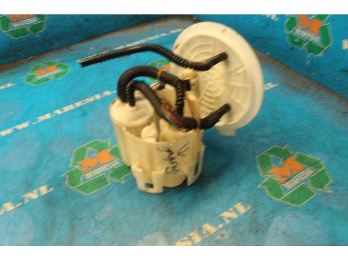 Brandstofpomp Elektrisch van een Opel Astra H Twin Top (L67) 2.0 16V Turbo 2008