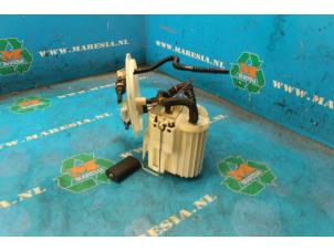 Gebruikte Tank element Pomp Opel Astra H Twin Top (L67) 2.0 16V Turbo Prijs € 47,25 Margeregeling aangeboden door Maresia Auto Recycling B.V.
