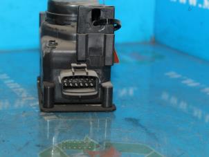 Gebruikte Computer Cruise Control Hyundai Tucson (JM) 2.7 V6 24V 4x4 Autom. Prijs € 78,75 Margeregeling aangeboden door Maresia Auto Recycling B.V.