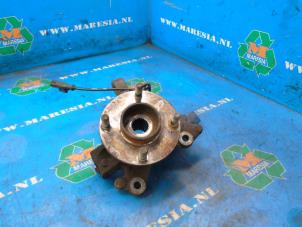 Gebruikte Fusee rechts-voor Ford Fiesta 6 (JA8) 1.0 Ti-VCT 12V 65 Prijs € 78,75 Margeregeling aangeboden door Maresia Auto Recycling B.V.