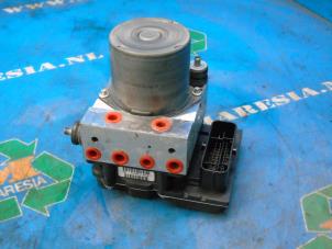 Gebruikte ABS Pomp Peugeot 3008 I (0U/HU) 2.0 HDiF 16V, BlueHDi 150 16V Prijs € 210,00 Margeregeling aangeboden door Maresia Auto Recycling B.V.