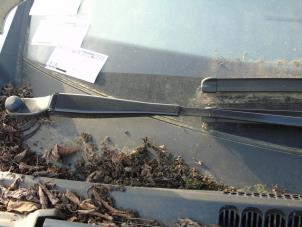 Gebruikte Ruitenwissermotor voor Peugeot 3008 I (0U/HU) 2.0 HDiF 16V, BlueHDi 150 16V Prijs € 57,75 Margeregeling aangeboden door Maresia Auto Recycling B.V.