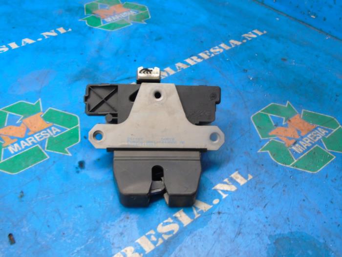 Tailgate lock mechanism Ford S-Max