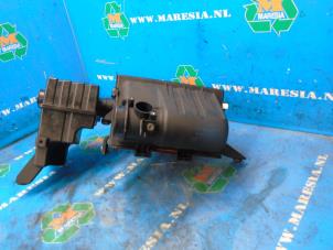 Gebruikte Luchtfilterhuis Suzuki Swift (ZA/ZC/ZD1/2/3/9) 1.3 VVT 16V Prijs € 42,00 Margeregeling aangeboden door Maresia Auto Recycling B.V.