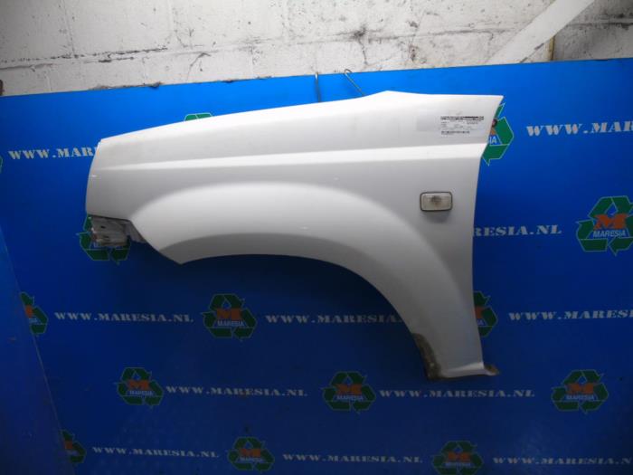 Front wing, left Nissan X-Trail