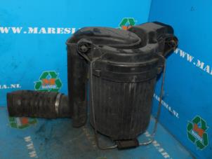 Gebruikte Luchtfilterhuis Volkswagen Transporter/Caravelle T4 2.4 D Prijs € 42,00 Margeregeling aangeboden door Maresia Auto Recycling B.V.