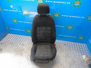 Gebruikte Voorstoel rechts Fiat Fiorino (225) 1.3 JTD 16V Multijet Prijs € 105,00 Margeregeling aangeboden door Maresia Auto Recycling B.V.