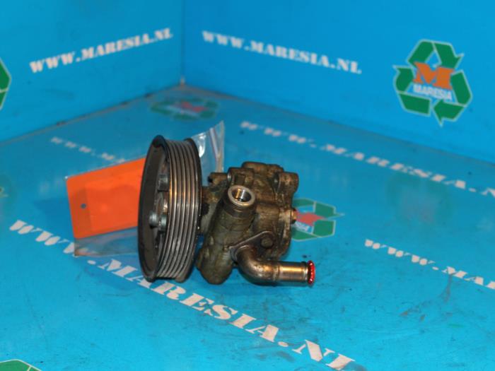 Gebruikte Servopomp Volkswagen Bora (1J2) 1.9 TDI 90 Prijs € 42,00 Margeregeling aangeboden door Maresia Auto Recycling B.V.