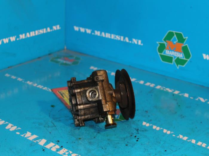 Gebruikte Servopomp Seat Toledo (1L2) 1.9 TD GL,GLX Prijs € 36,75 Margeregeling aangeboden door Maresia Auto Recycling B.V.