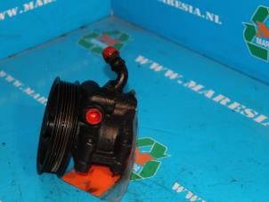 Gebruikte Pomp Servo Ford Mondeo II 2.0i 16V Prijs € 21,00 Margeregeling aangeboden door Maresia Auto Recycling B.V.