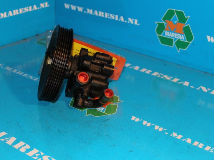 Gebruikte Pomp Servo Daewoo Leganza 2.0 SX,CDX 16V Prijs € 21,00 Margeregeling aangeboden door Maresia Auto Recycling B.V.
