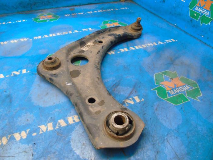 Front lower wishbone, right Nissan Note