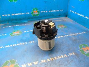 Gebruikte Aanjager Dacia Sandero III 1.0 TCe 90 12V Prijs € 105,00 Margeregeling aangeboden door Maresia Auto Recycling B.V.