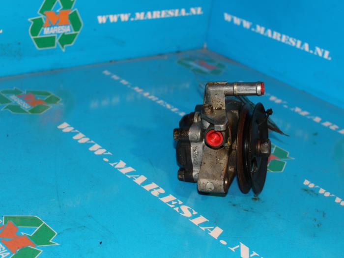 Gebruikte Pomp Servo Hyundai Coupe 2.0i 16V Prijs € 21,00 Margeregeling aangeboden door Maresia Auto Recycling B.V.