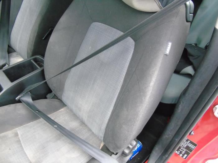Front seatbelt, left Kia Pro Cee'd