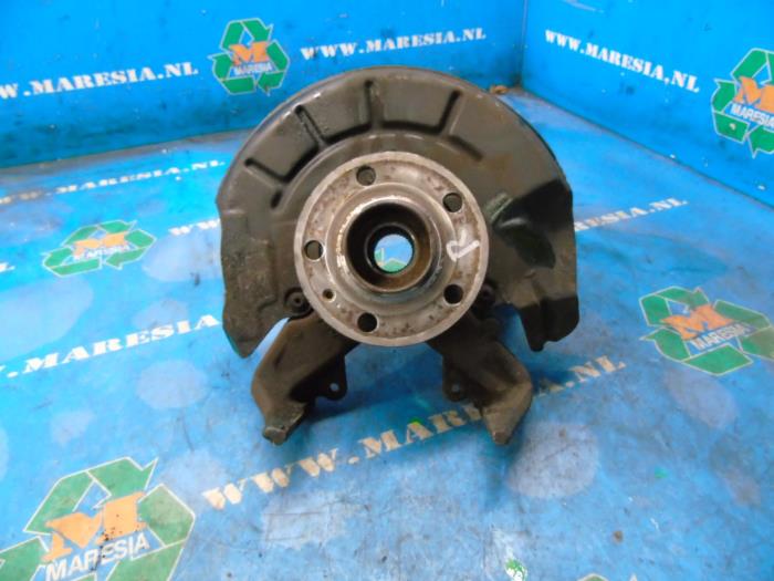 Knuckle, front right Skoda Fabia