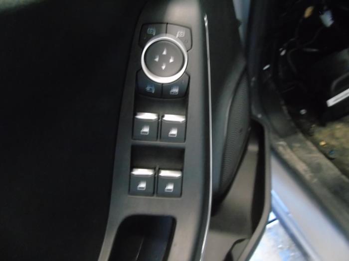 Multi-functional window switch Ford Puma