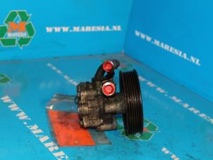 Gebruikte Stuurpomp Kia Carens II (FJ) 2.0 CRDI 16V Prijs € 52,50 Margeregeling aangeboden door Maresia Auto Recycling B.V.