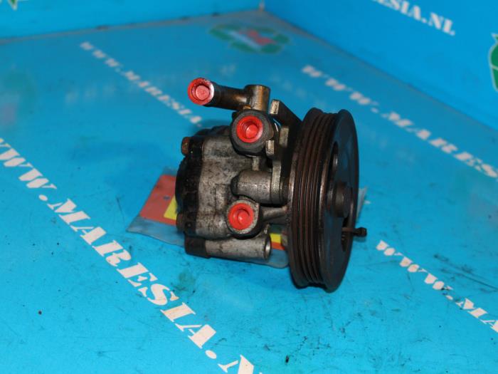 Gebruikte Servopomp Kia Clarus 1.8i SLX,GLX 16V Prijs € 31,50 Margeregeling aangeboden door Maresia Auto Recycling B.V.