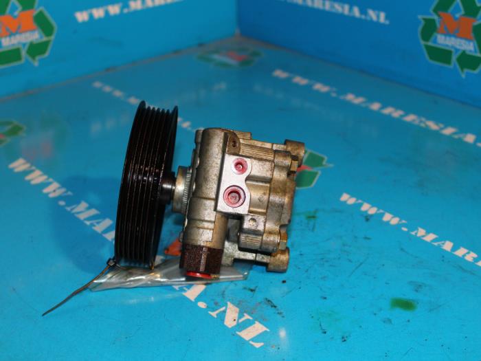 Gebruikte Pomp Servo Toyota Corolla (EB/WZ/CD) 1.6 16V VVT-i Prijs € 52,50 Margeregeling aangeboden door Maresia Auto Recycling B.V.