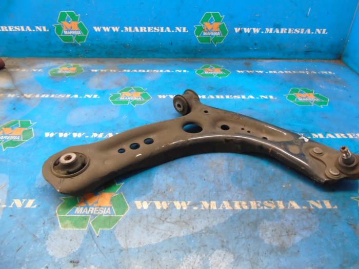 Front lower wishbone, right Seat Leon