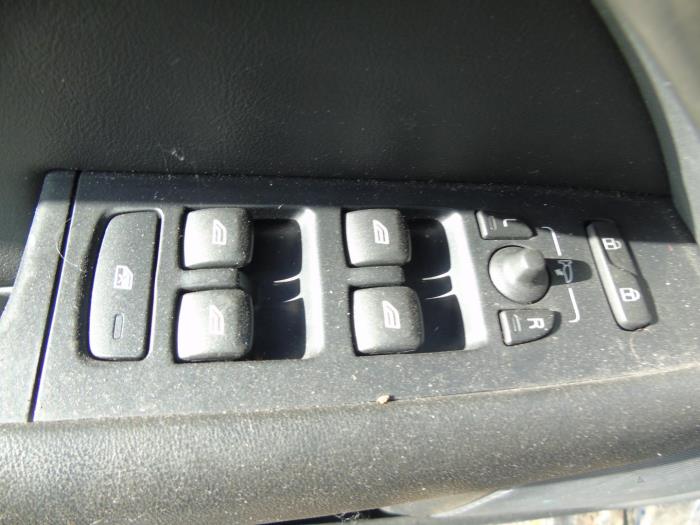 Multi-functional window switch Volvo V70