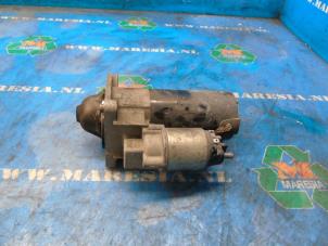 Gebruikte Startmotor Opel Astra J Sports Tourer (PD8/PE8/PF8) 2.0 CDTI 16V 165 Prijs € 26,25 Margeregeling aangeboden door Maresia Auto Recycling B.V.