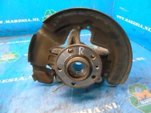 Gebruikte Fusee rechts-voor Volvo V70 (BW) 1.6 DRIVe 16V Prijs € 31,50 Margeregeling aangeboden door Maresia Auto Recycling B.V.