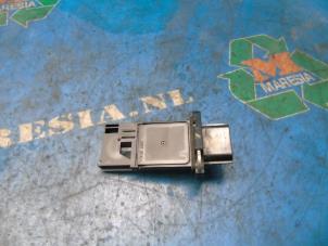 Gebruikte Luchtmassameter Nissan Qashqai (J10) 2.0 16V Prijs € 21,00 Margeregeling aangeboden door Maresia Auto Recycling B.V.