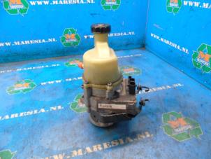 Gebruikte Servopomp Dacia Logan MCV II/Sandero Wagon (7S) 0.9 TCE 12V Prijs € 210,00 Margeregeling aangeboden door Maresia Auto Recycling B.V.