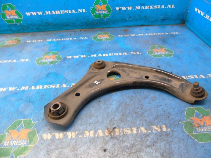 Front lower wishbone, right Nissan Micra