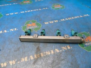 Gebruikte Injector brug Hyundai i20 1.2i 16V Prijs € 73,50 Margeregeling aangeboden door Maresia Auto Recycling B.V.