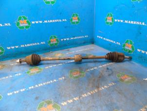 Gebruikte Homokineetas rechts-voor Opel Corsa D 1.4 16V Twinport Prijs € 21,00 Margeregeling aangeboden door Maresia Auto Recycling B.V.