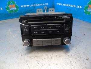 Gebruikte Radio CD Speler Hyundai i20 1.2i 16V Prijs € 89,25 Margeregeling aangeboden door Maresia Auto Recycling B.V.