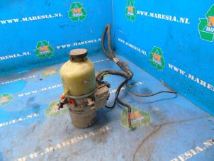Gebruikte Pomp Servo Opel Astra H GTC (L08) 1.6 16V Prijs € 105,00 Margeregeling aangeboden door Maresia Auto Recycling B.V.
