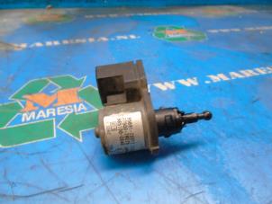 Gebruikte Koplampmotor Lexus RX (L2) 450h V6 24V VVT-i 4x4 Prijs € 52,50 Margeregeling aangeboden door Maresia Auto Recycling B.V.