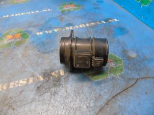 Gebruikte Luchtmassameter Renault Clio IV Estate/Grandtour (7R) 1.5 Energy dCi 90 FAP Prijs € 21,00 Margeregeling aangeboden door Maresia Auto Recycling B.V.