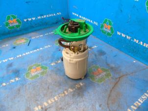 Gebruikte Tank element Pomp Volkswagen Golf V (1K1) 1.6 FSI 16V Prijs € 47,25 Margeregeling aangeboden door Maresia Auto Recycling B.V.