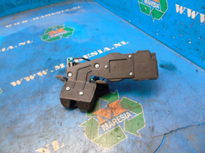 Tailgate lock mechanism Hyundai Coupe
