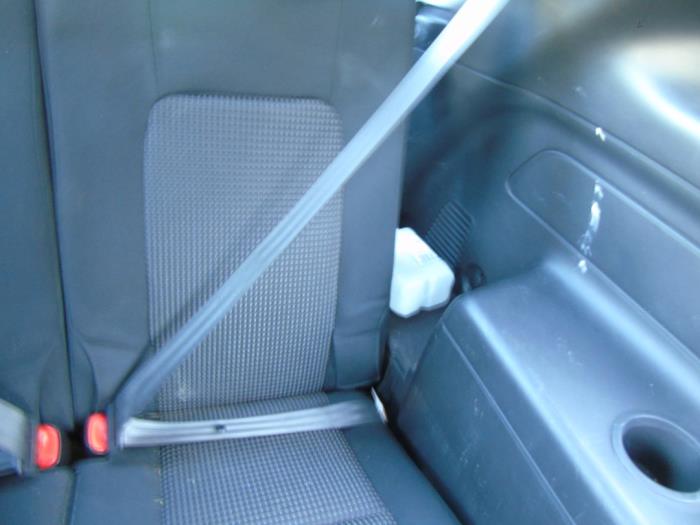 Rear seatbelt, left Chevrolet Captiva