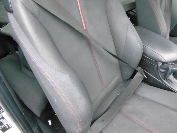 Front seatbelt, right BMW 1-Serie