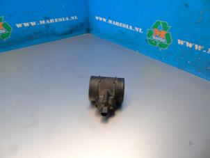 Gebruikte Luchtmassameter Opel Corsa E 1.3 CDTi 16V ecoFLEX Prijs € 36,75 Margeregeling aangeboden door Maresia Auto Recycling B.V.