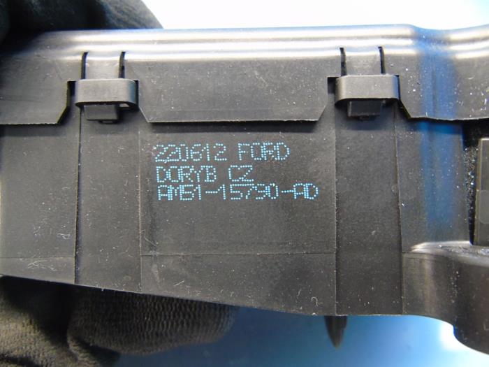 Achterklep motor van een Ford C-Max (DXA) 2.0 TDCi 16V 2012
