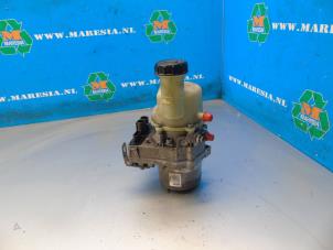 Gebruikte Stuurbekrachtiging Pomp Dacia Sandero II 1.0 Sce 12V Prijs € 210,00 Margeregeling aangeboden door Maresia Auto Recycling B.V.