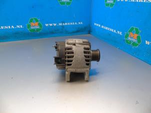 Gebruikte Alternator Renault Grand Scénic III (JZ) 1.2 16V TCe 115 Prijs € 78,75 Margeregeling aangeboden door Maresia Auto Recycling B.V.