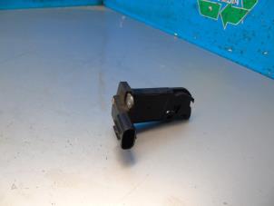 Gebruikte Luchtmassameter Chevrolet Captiva (C140) 2.2 D 16V 4x4 Prijs € 36,75 Margeregeling aangeboden door Maresia Auto Recycling B.V.