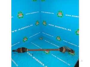 Gebruikte Steekas rechts-achter Nissan X-Trail (T30) 2.0 16V 4x4 Prijs € 105,00 Margeregeling aangeboden door Maresia Auto Recycling B.V.