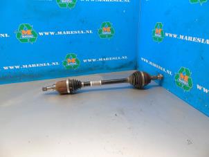 Gebruikte Aandrijfas links-voor Opel Crossland (X) 1.2 12V Prijs € 105,00 Margeregeling aangeboden door Maresia Auto Recycling B.V.